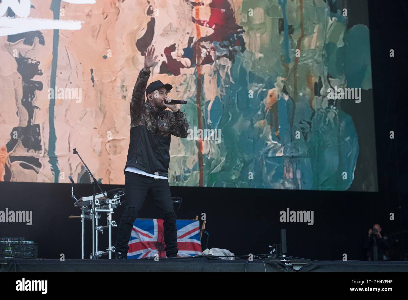 Mike Shinoda performs on stage on day 3 of Leeds Festival in Bramham Park in Leeds, UK. Picture date: Sunday 26 August 2018. Photo credit: Katja Ogrin/ EMPICS Entertainment. Stock Photo