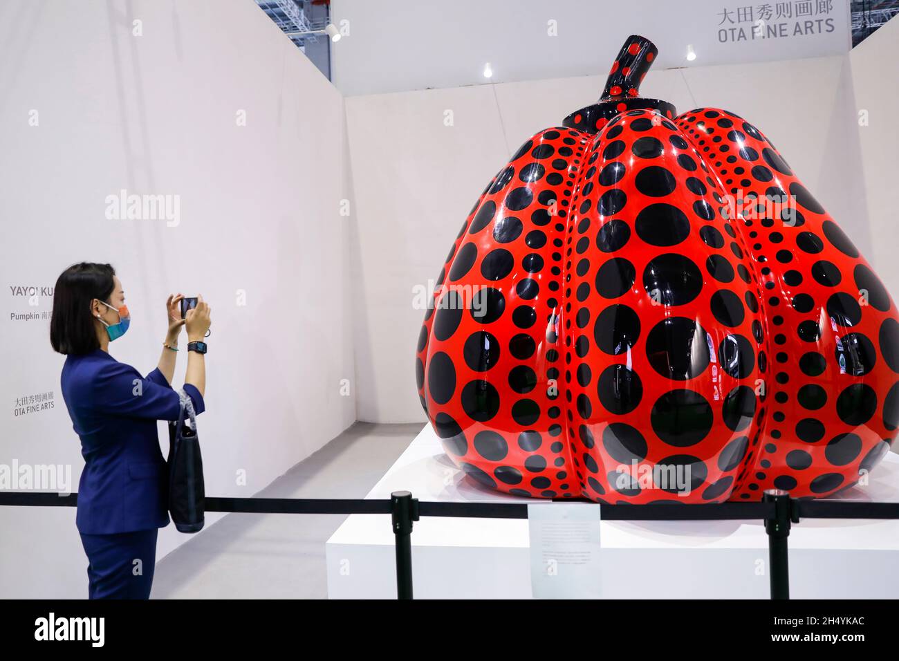 The Pumpkin sculptures by Japanese artist Yayoi Kusama are on News  Photo - Getty Images
