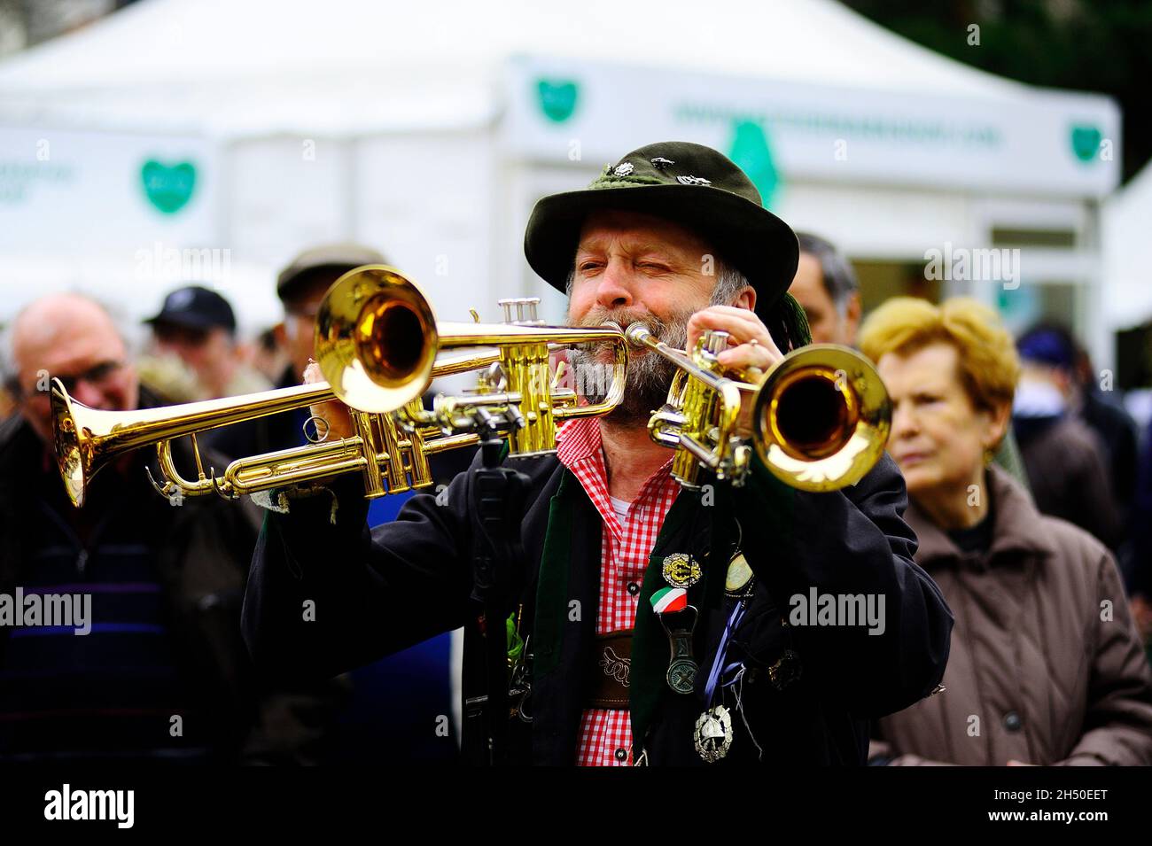 The three trumpets outlet