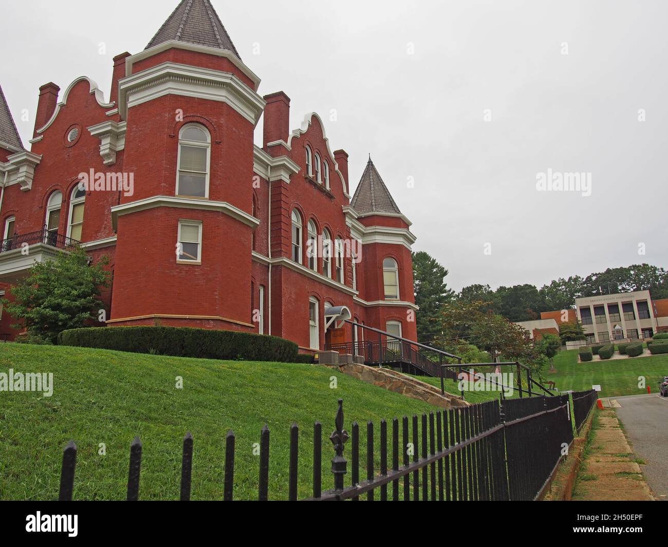 1908 Grayson County Courthouse juxtaposed with the current Grayson