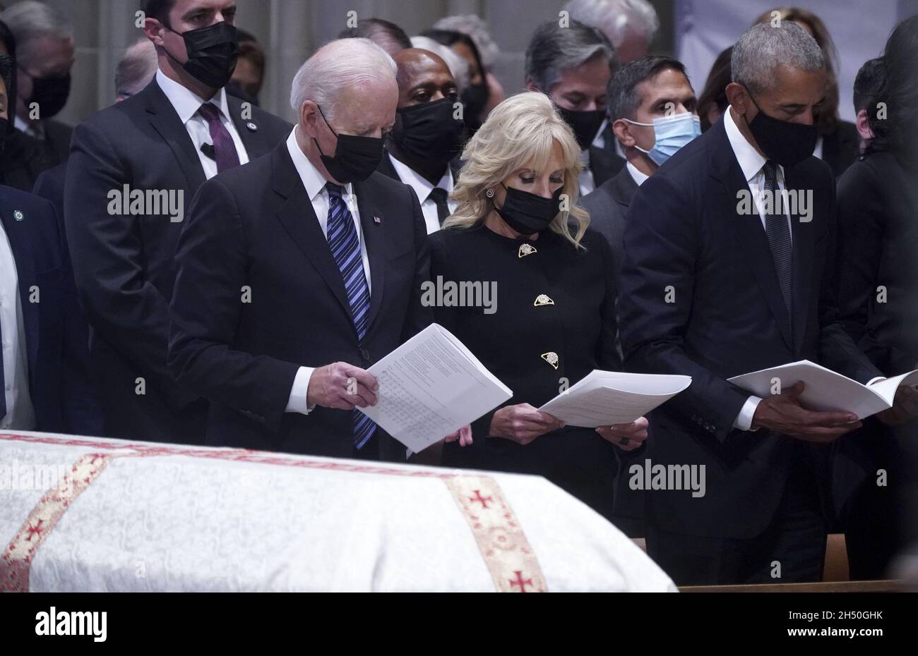 Washington DC, USA. 05th Nov, 2021. President Joe Biden, First Lady Jill Biden, and former President Barack Obama attend the funeral of Colin Powell at the National Cathedral in Washington, DC, November 5, 2021. Colin Powell died October 18, at the age of 84, of complications from COVID-19 after a battle with brain cancer. Photo Leigh Vogel/UPI Credit: UPI/Alamy Live News Stock Photo