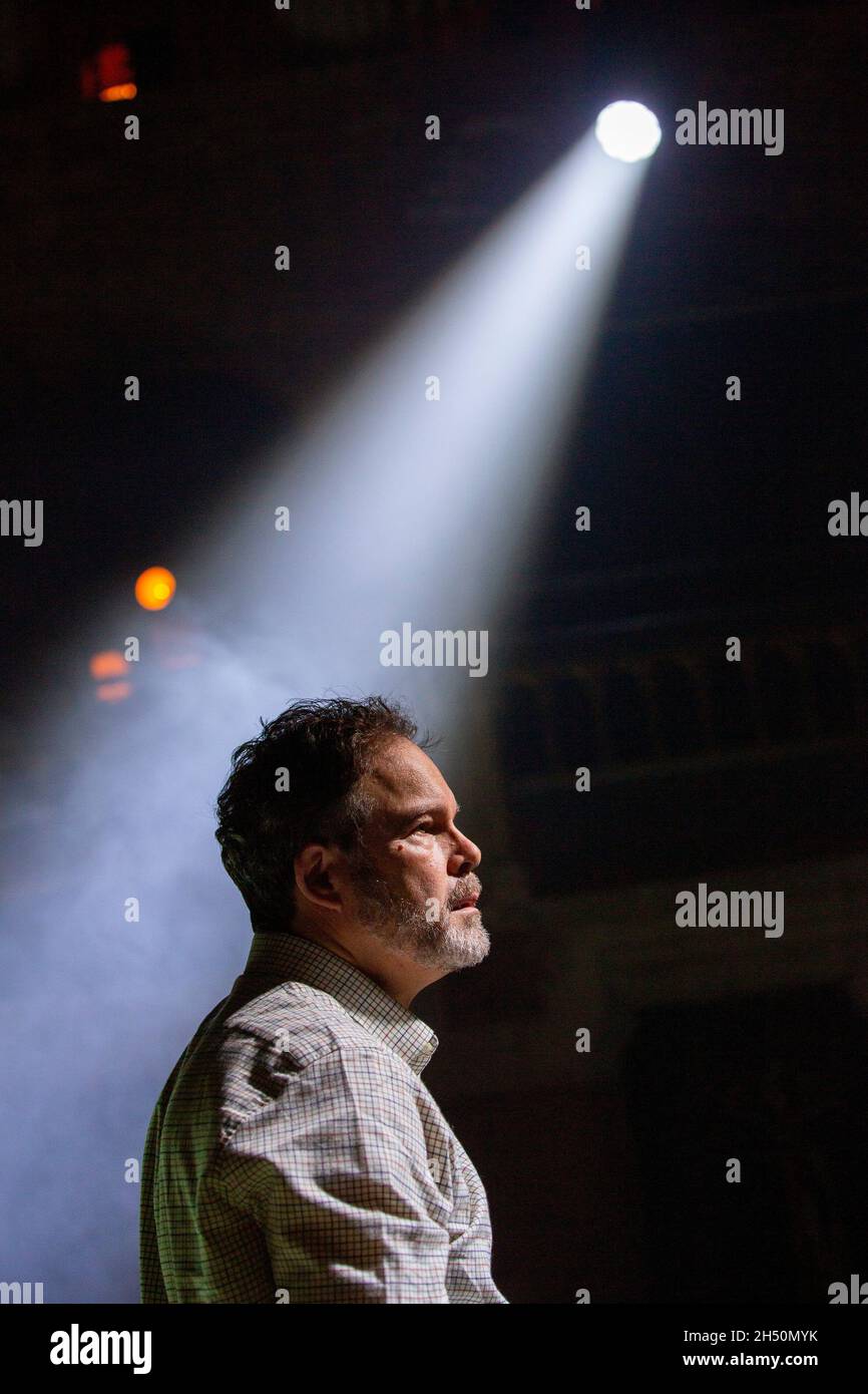 Gerald Finley (Bluebeard) in BLUEBEARD’S CASTLE at the Stone Nest, London W1  05/11/2021  music: Bela Bartok  musical director: Stephen Higgins  design: Adrian Winford  lighting: Jack Wiltshire  translator & director: Daisy Evans Stock Photo