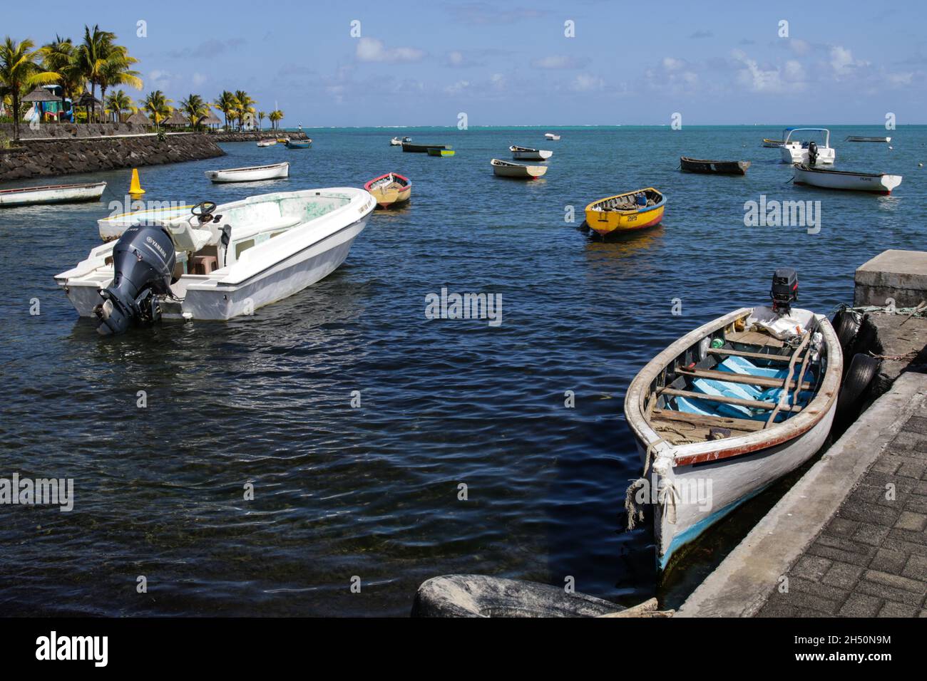 GRANDE RIVIÈRE SUDEST D’UN CHARMANT VILLAGE DE PÊCHEURS Stock Photo Alamy