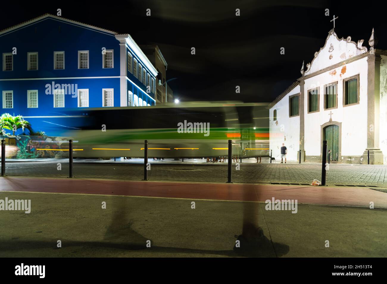 Salvador, Bahia, Brazil - May 30, 2021: Slow speed movement of car traffic at night in the Rio Vermelho neighborhood. Stock Photo