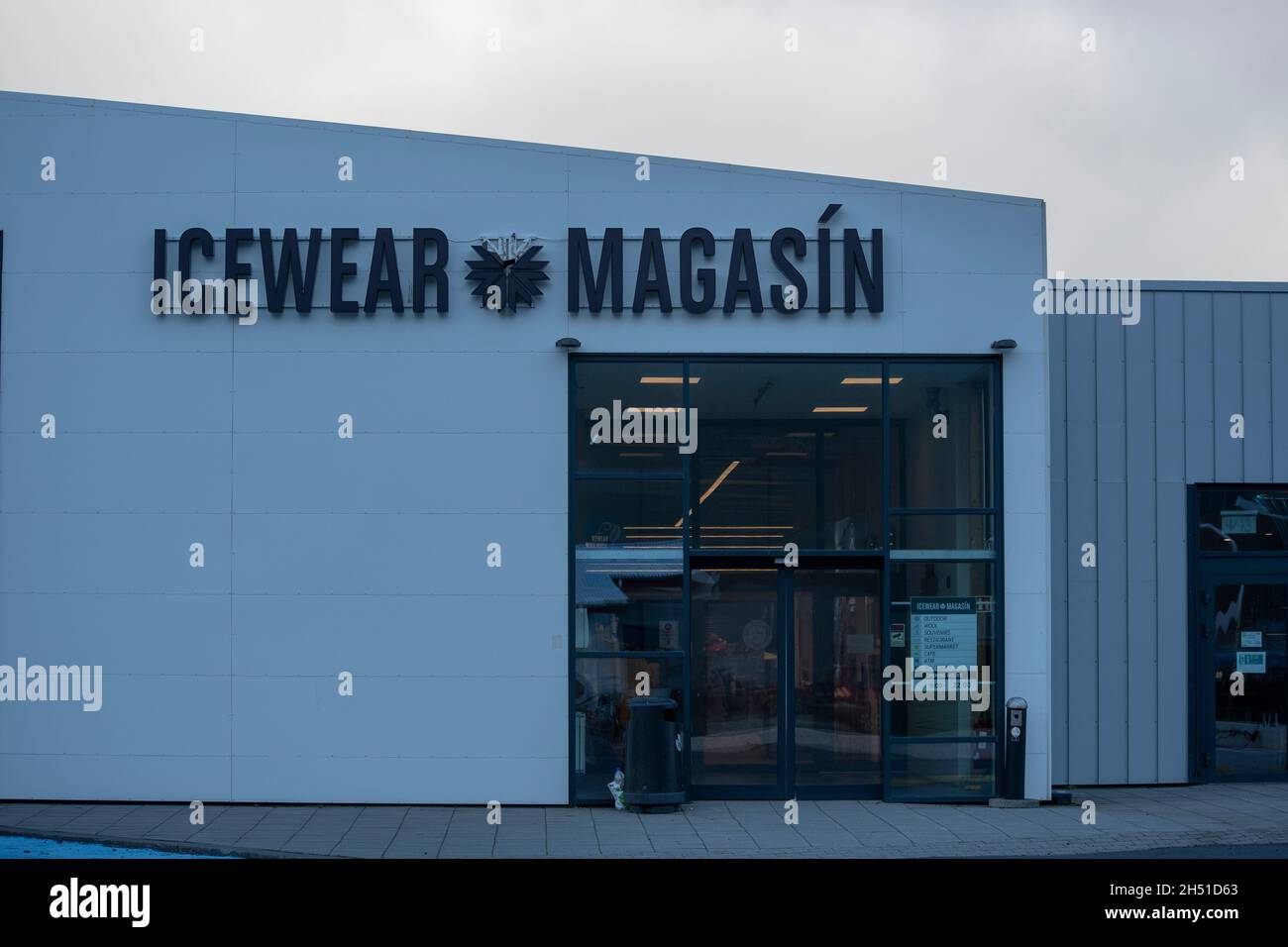 Landscape of Icewear magasin entrance in Vik Stock Photo Alamy