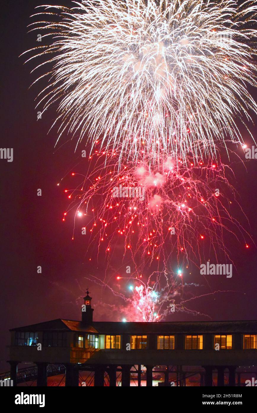 05/11/2021 PLA Royal Terrace Pier Gravesend UK. Bonfire Night fireworks