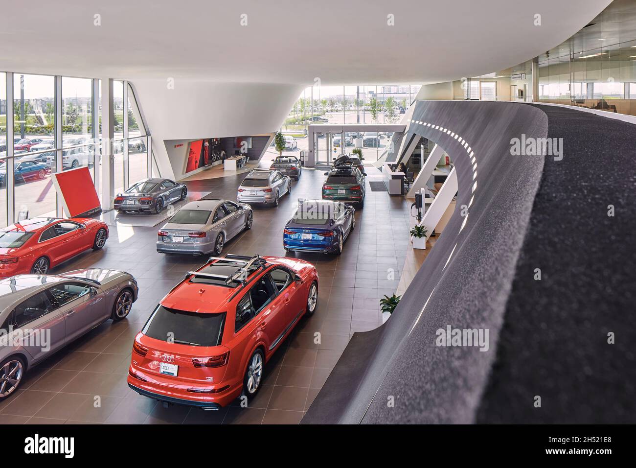 Electric car shop bmw hi-res stock photography and images - Alamy