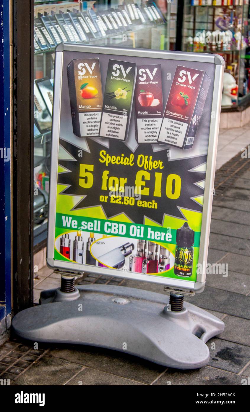 Vape shop advertising hi-res stock photography and images