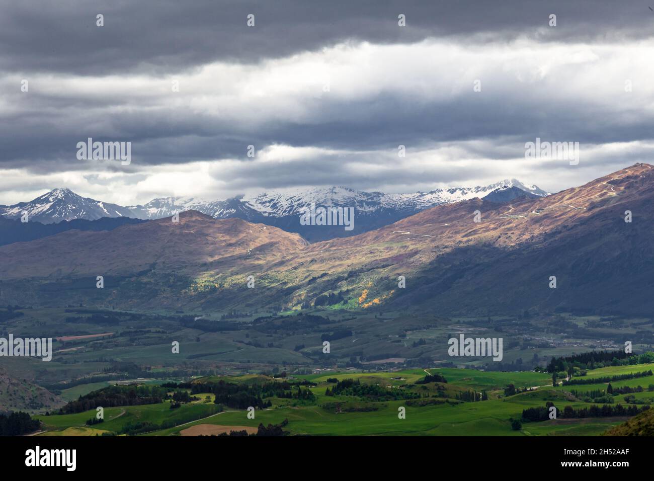 Mountain chains near Queenstown. New Zealand Stock Photo Alamy
