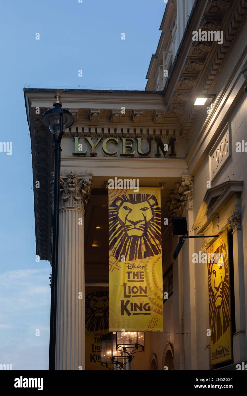 Lion king theatre show hires stock photography and images Alamy