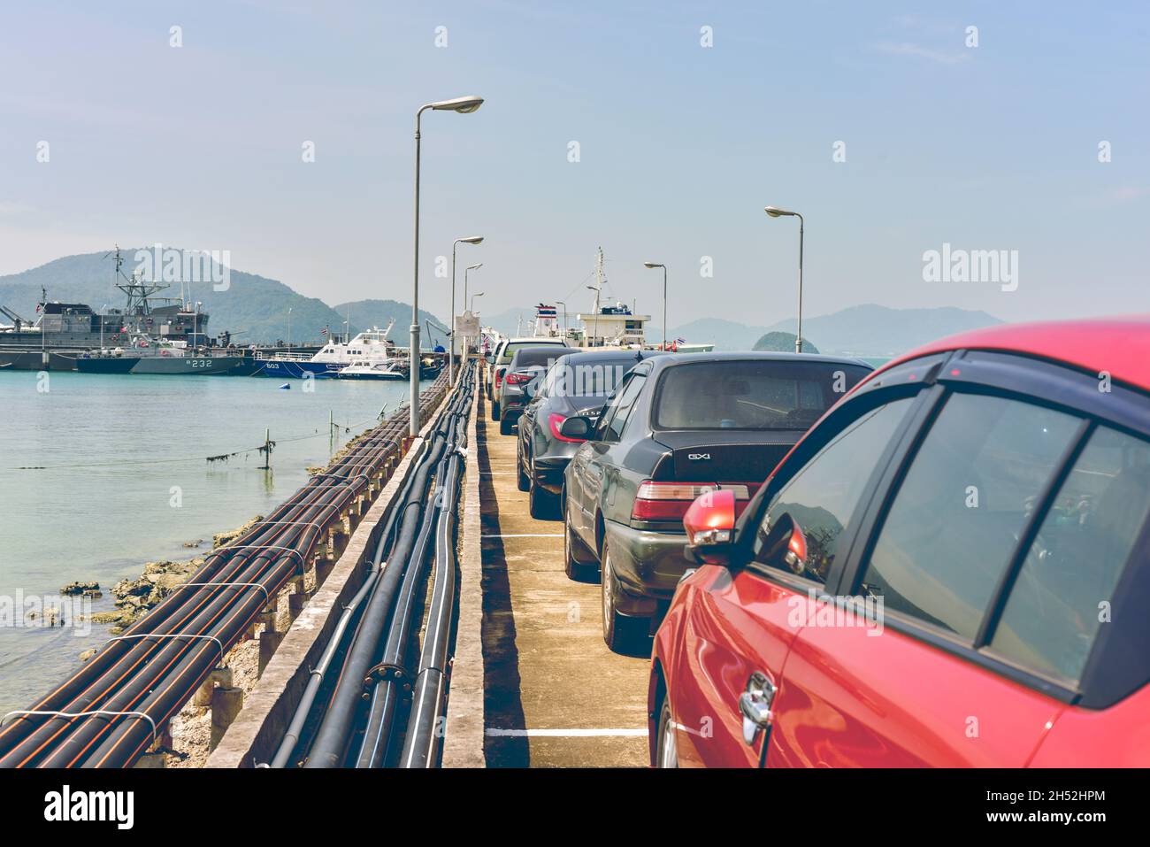 Crowded car park parking lot hi-res stock photography and images - Alamy