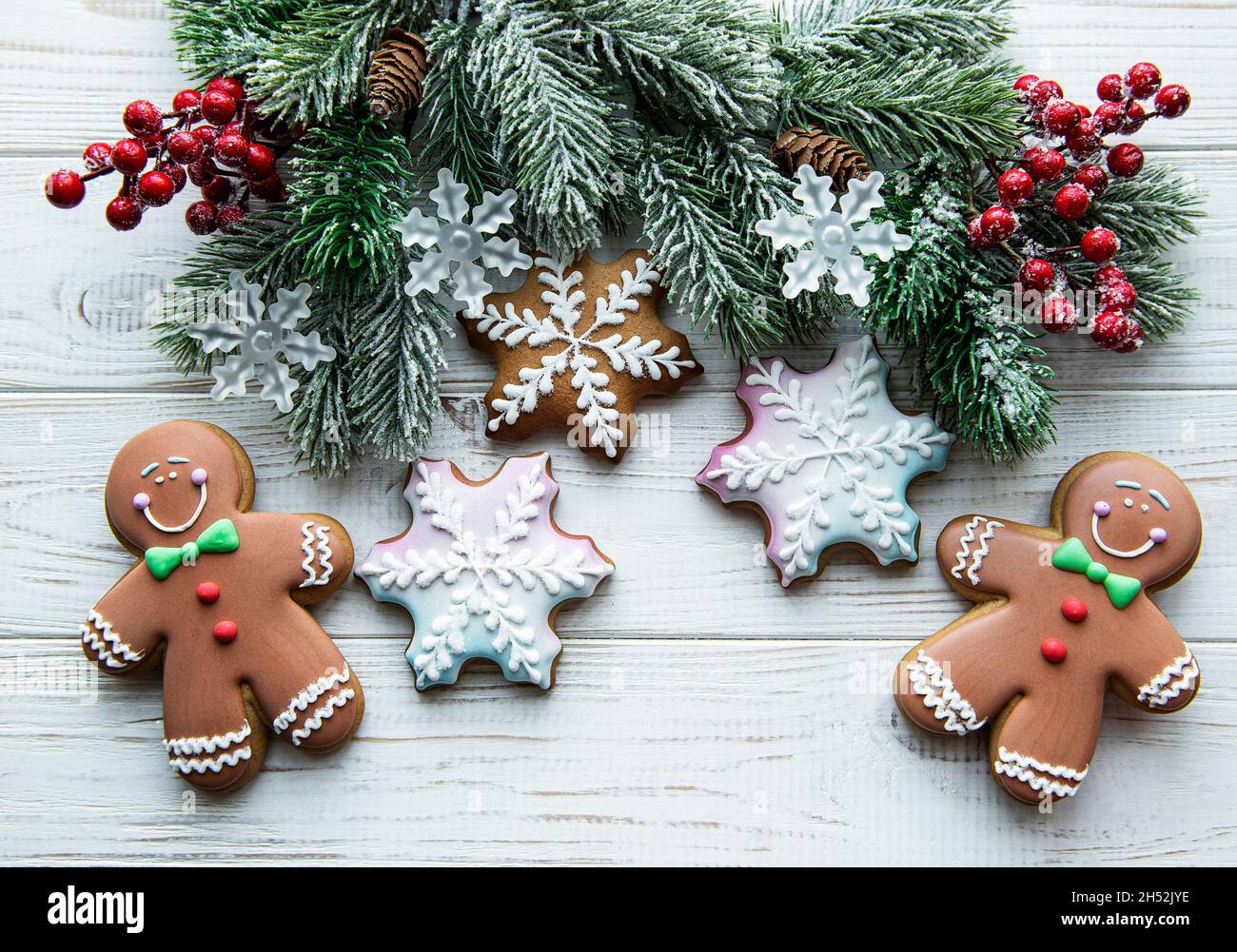 Christmas backgrounds. Homemade gingerbread cookies border with copy space  Stock Photo - Alamy