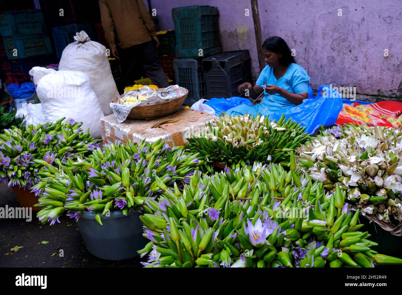 Pune, INDIA November 04 Flower at Market Yard in Pune during Diwali