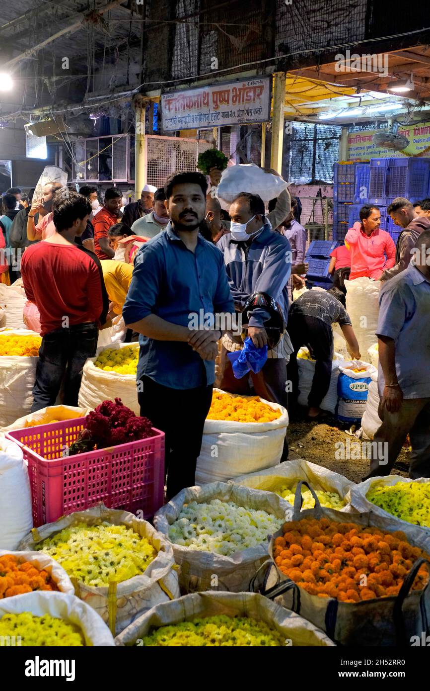 Pune, INDIA November 04 Flower at Market Yard in Pune during Diwali