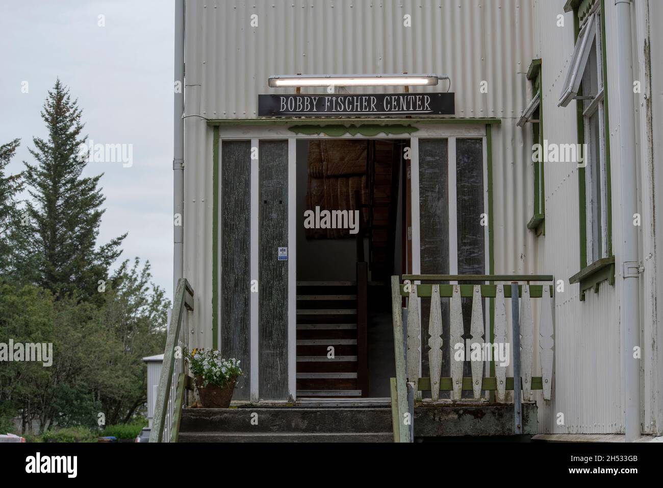 Boris Spassky Russian chess grandmaster talking about his life on stage at  Hay Festival 2008 Hay on Wye Powys Wales UK Stock Photo - Alamy