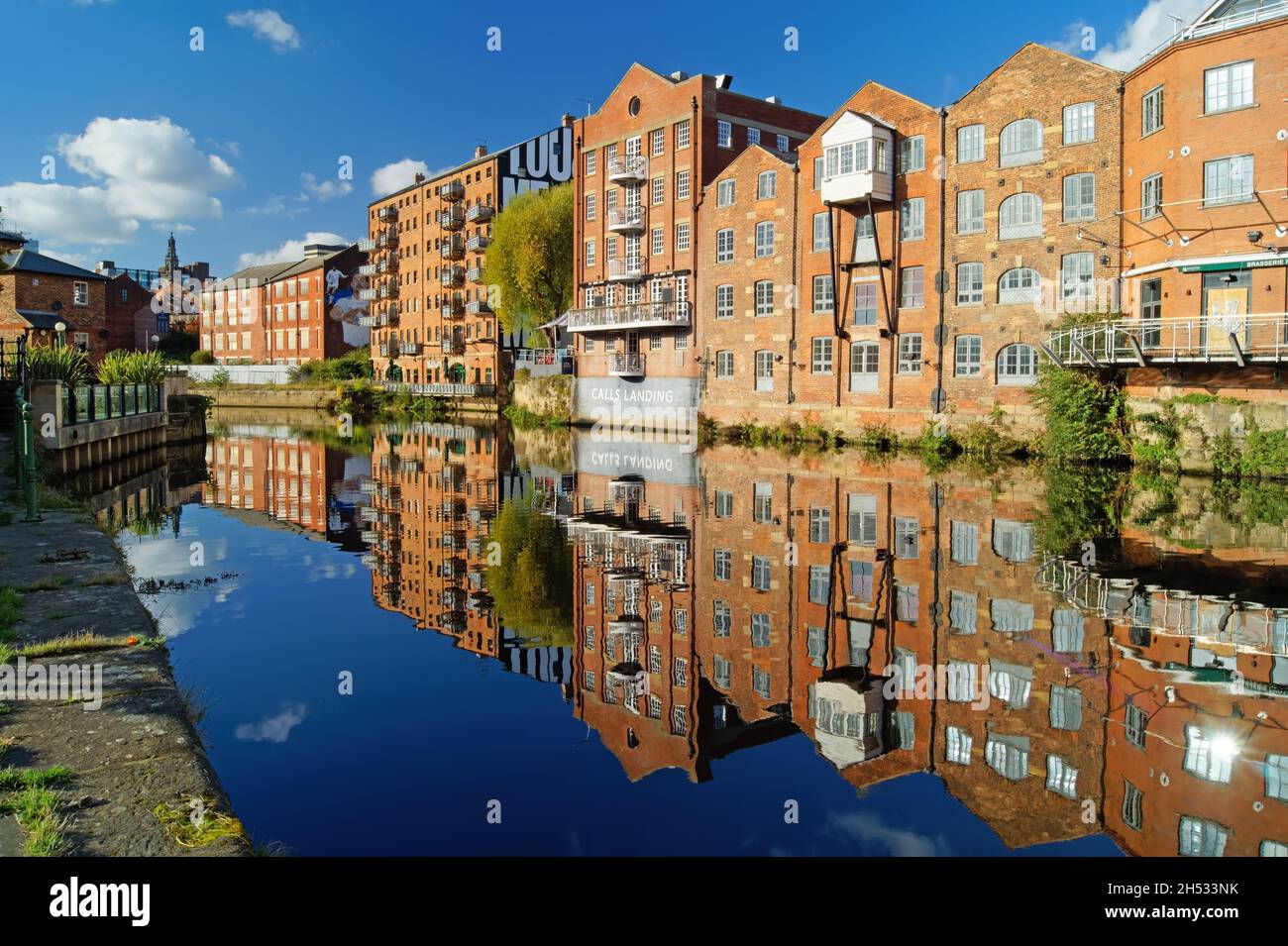 UK, West Yorkshire, Leeds, River Aire at Calls Landing viewed from Brewery Place. Stock Photo