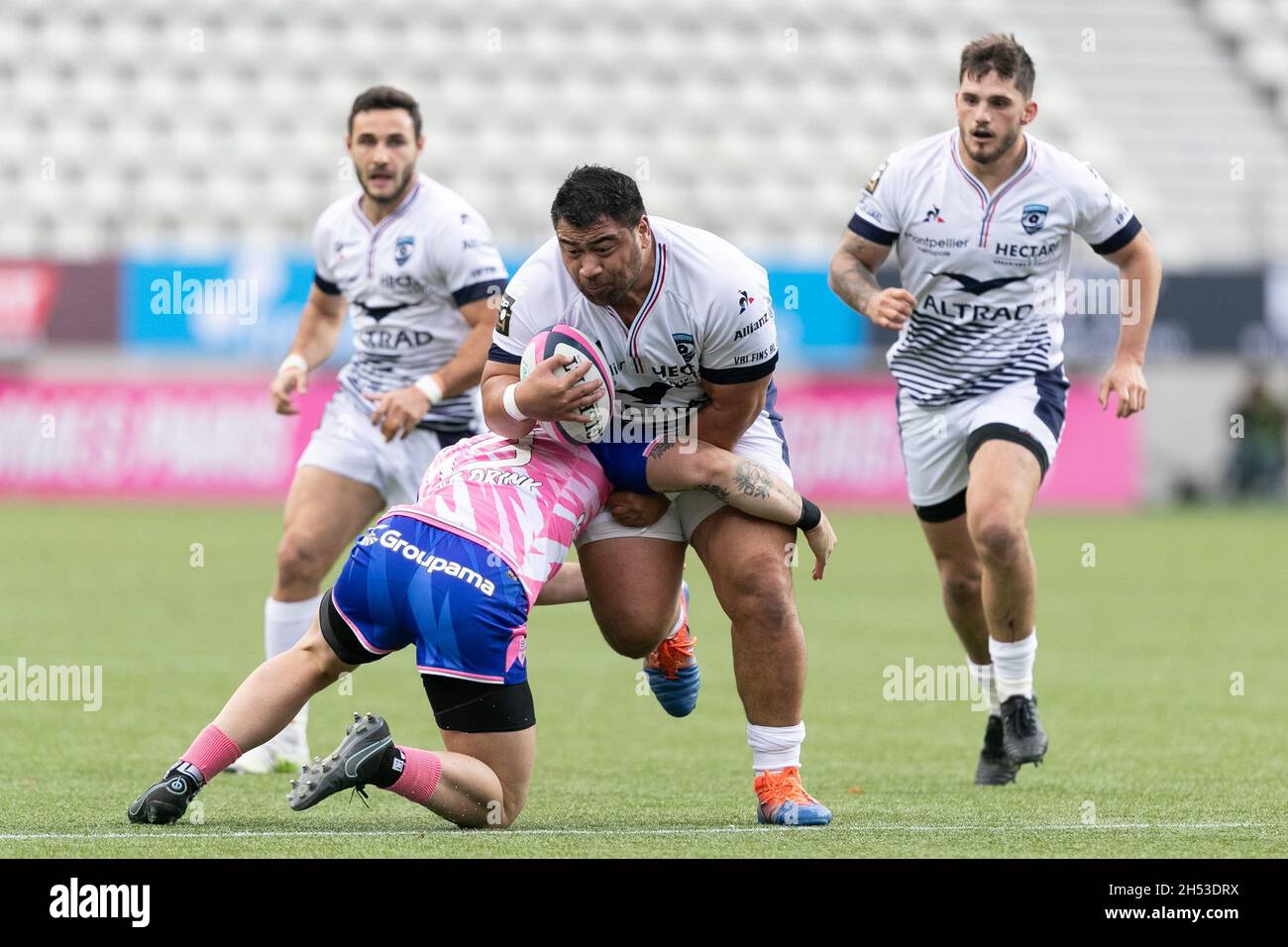 PARIS, FRA. NOV 6TH Titi Lamoisitele of Montpellier Herault in action during the Top 14 match between Stade Français Paris Rugby and Montpellier Hérault Rugby at Stade Jean-Bouin, Paris on Saturday 6th November 2021. (Credit: Juan Gasparini | MI News) Credit: MI News & Sport /Alamy Live News Stock Photo