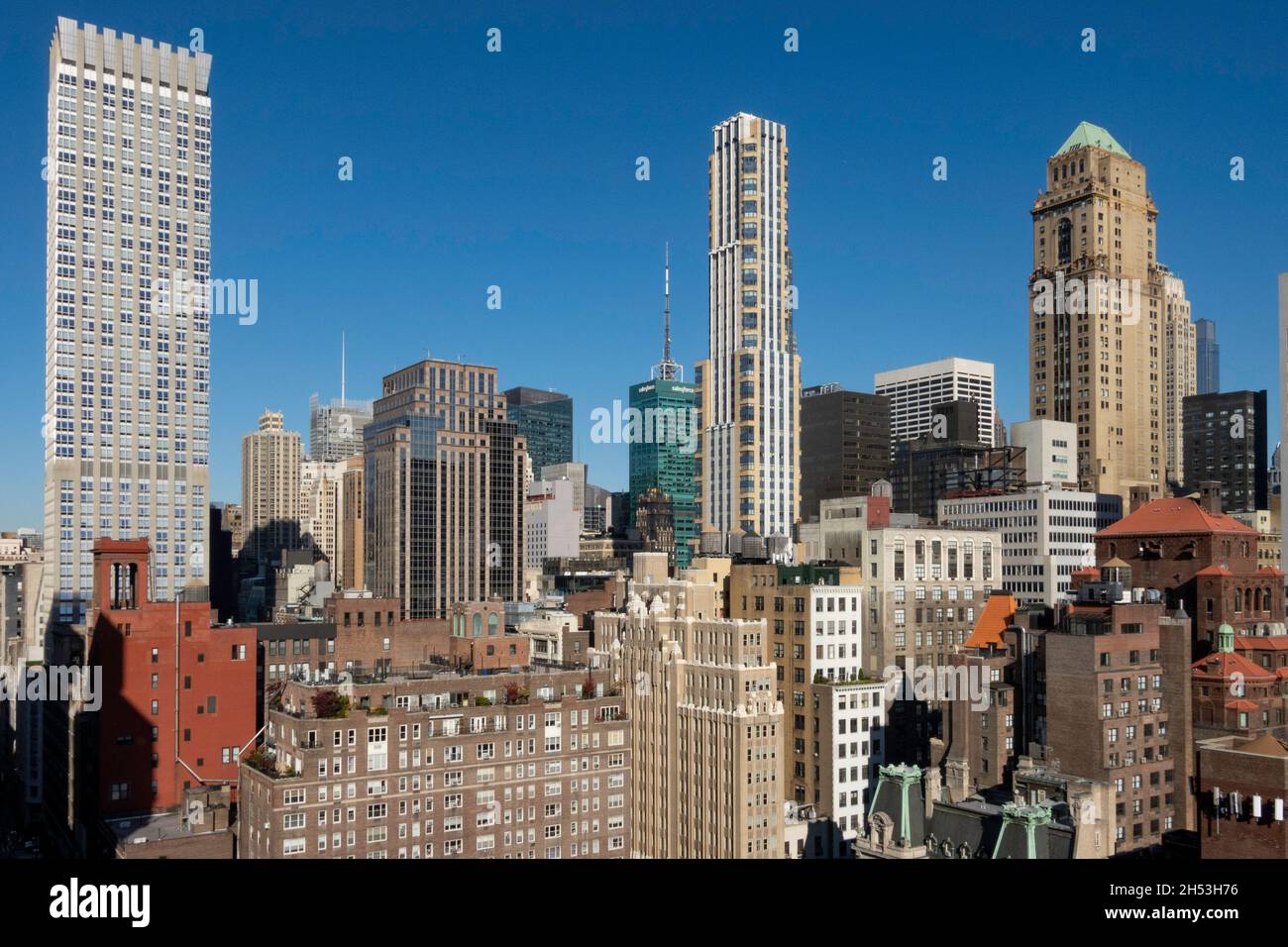 Skyline views of Manhattan as seen from a Murray Hill apartment rooftop, New York City, USA