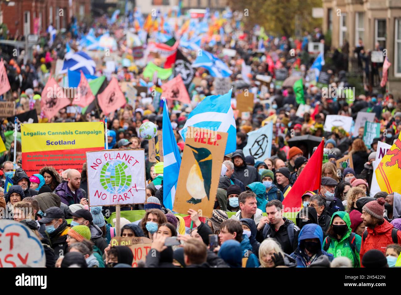 Thousands march in the Global Day of Action fro Climate Justice in ...