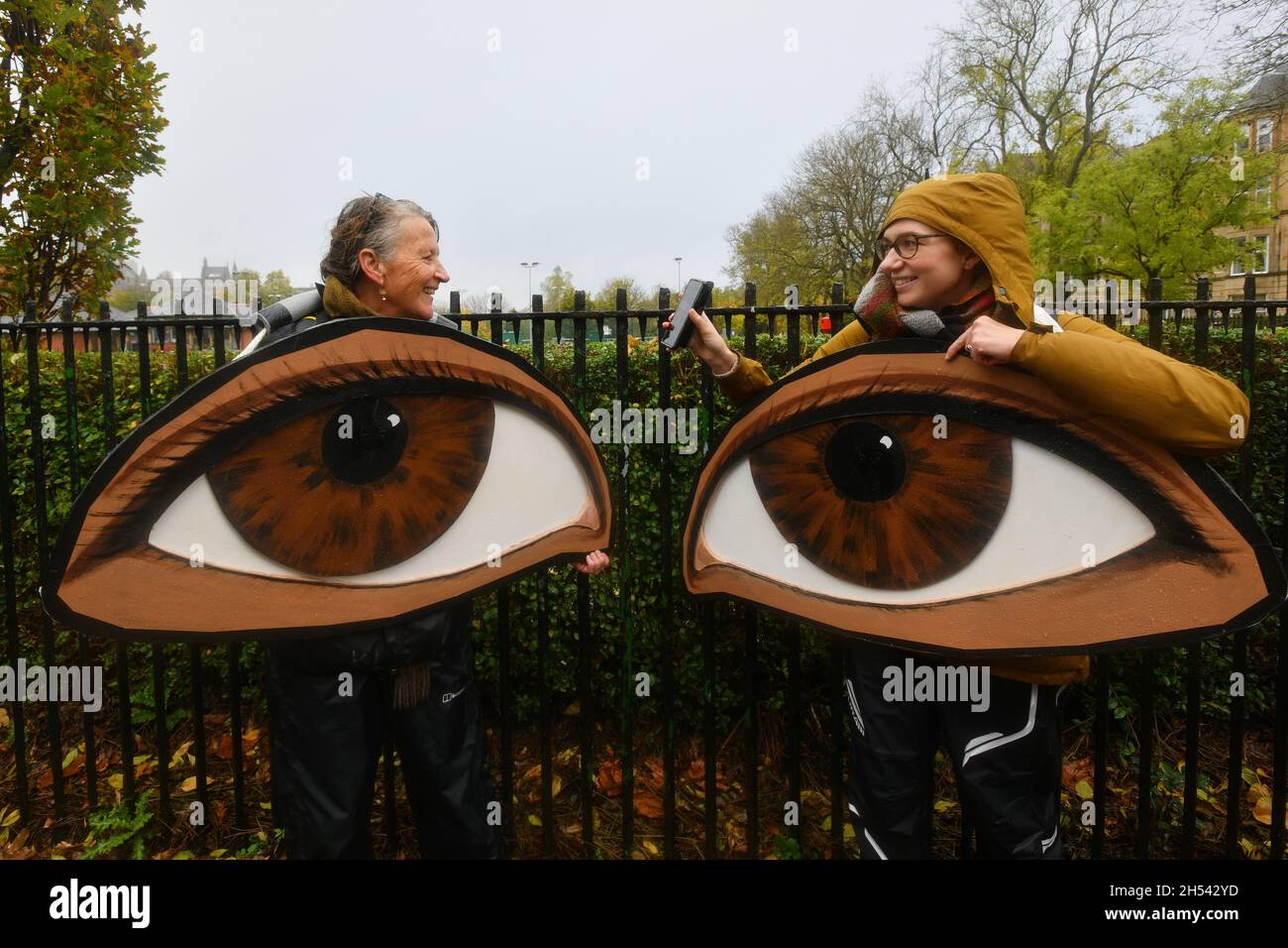 Glasgow Scotland, UK November 06 2021. The Global Day of Action takes place throughout the city with activists calling on governments to limit climate change to 1.5 degrees C. credit sst/alamy live news Stock Photo