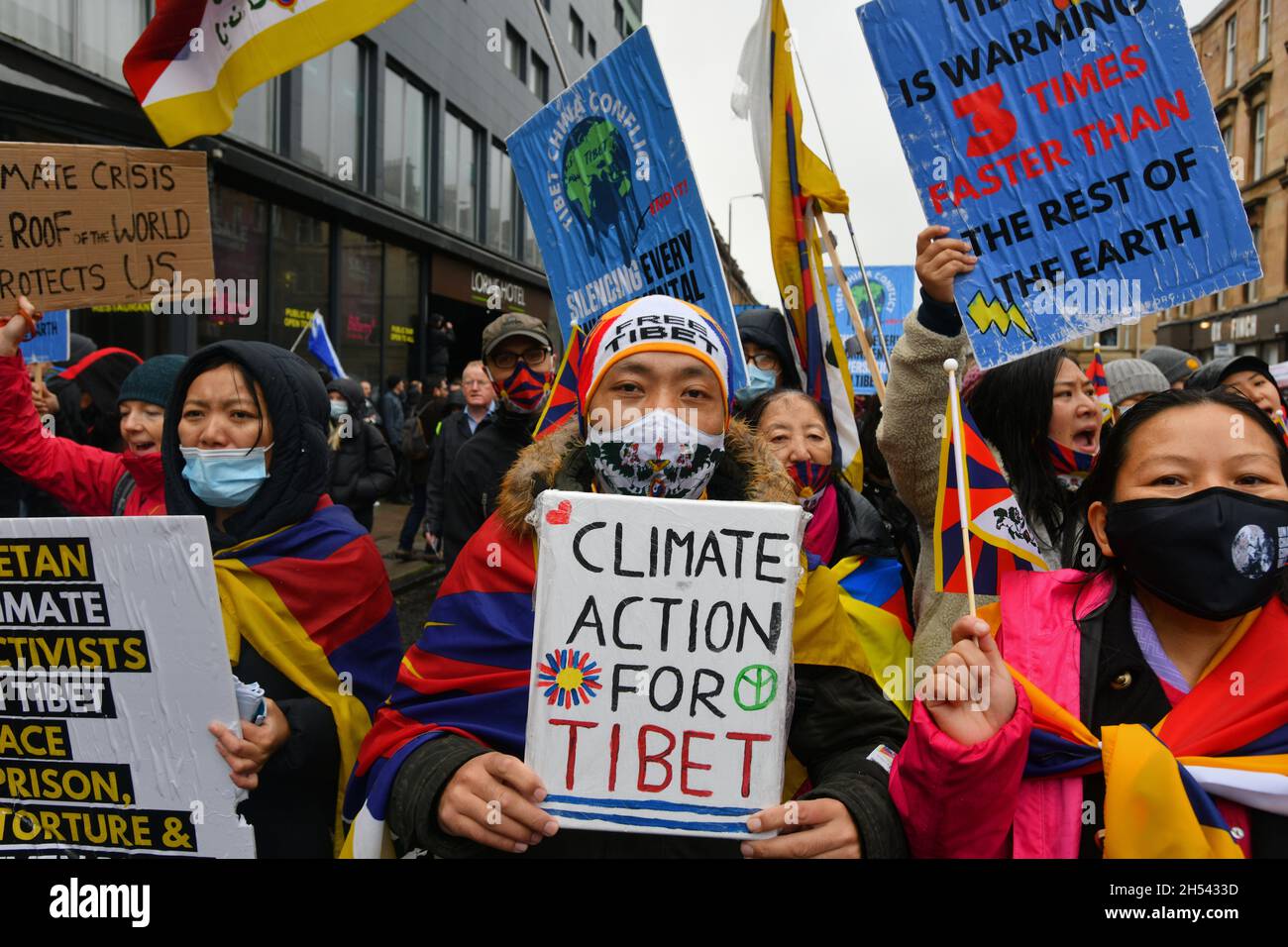 Glasgow Scotland, UK November 06 2021. The Global Day of Action takes place throughout the city with activists calling on governments to limit climate change to 1.5 degrees C. credit sst/alamy live news Stock Photo