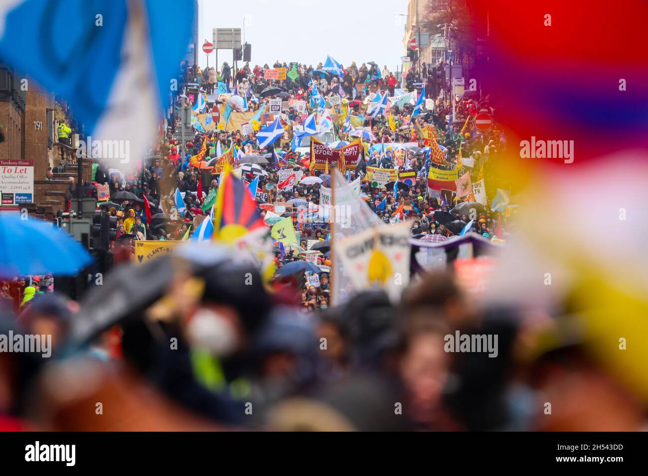 Thousands march in the Global Day of Action fro Climate Justice in ...
