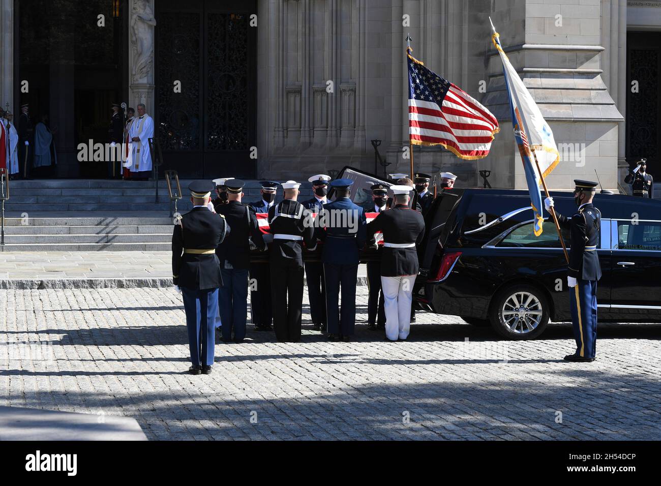 Washington, United States. 05th Nov, 2021. U.S. Armed Forces Honor Guard carries the casket of former U.S. Secretary of State Colin Powell during his funeral service at Washington National Cathedral, November 5, 2021 in Washington, DC Credit: Cpl. XaViera Masline/U.S. Army/Alamy Live News Stock Photo