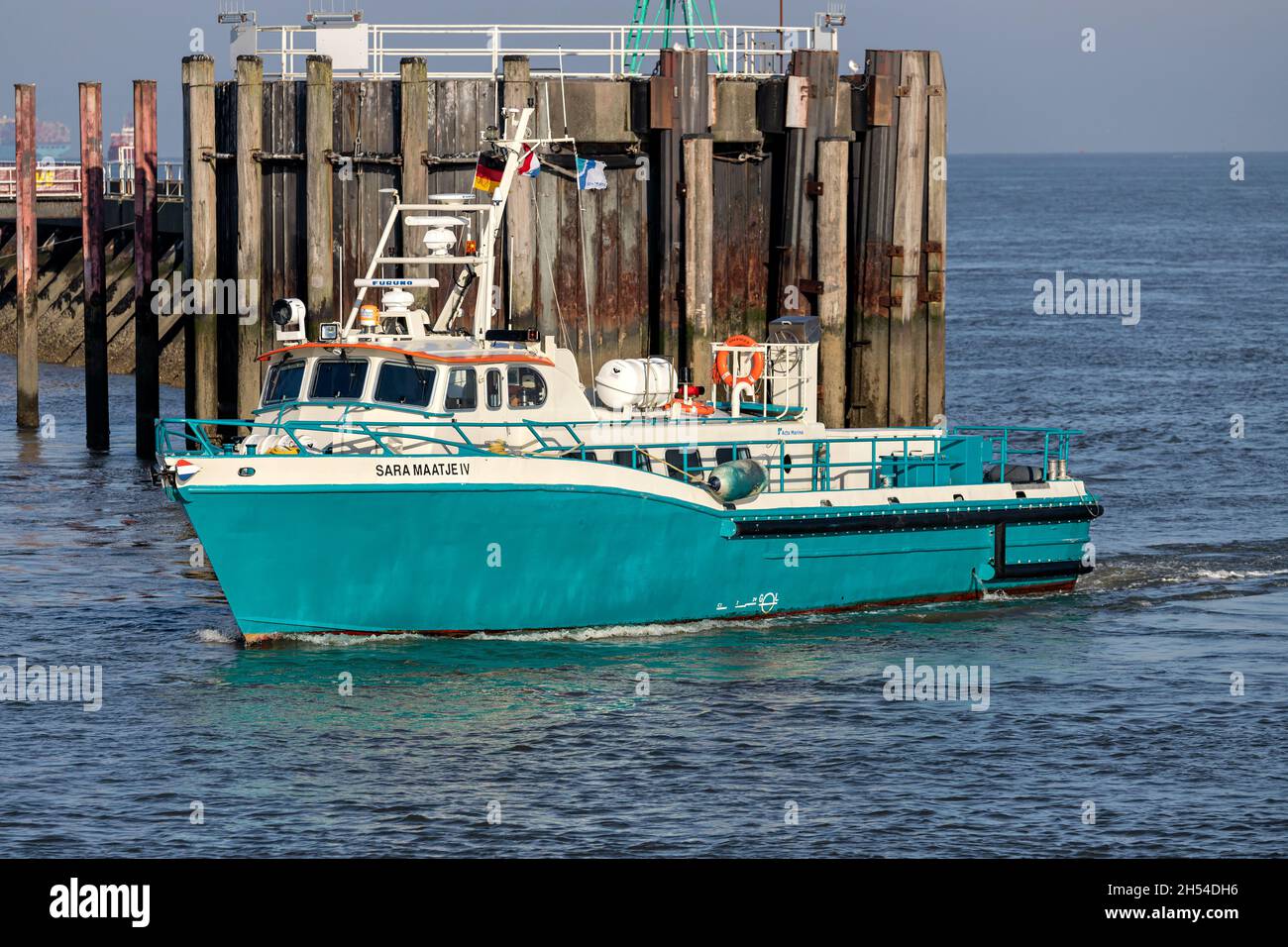 Acta Marine crew tender SARA MAATJE IV in the port of Cuxhaven Stock Photo