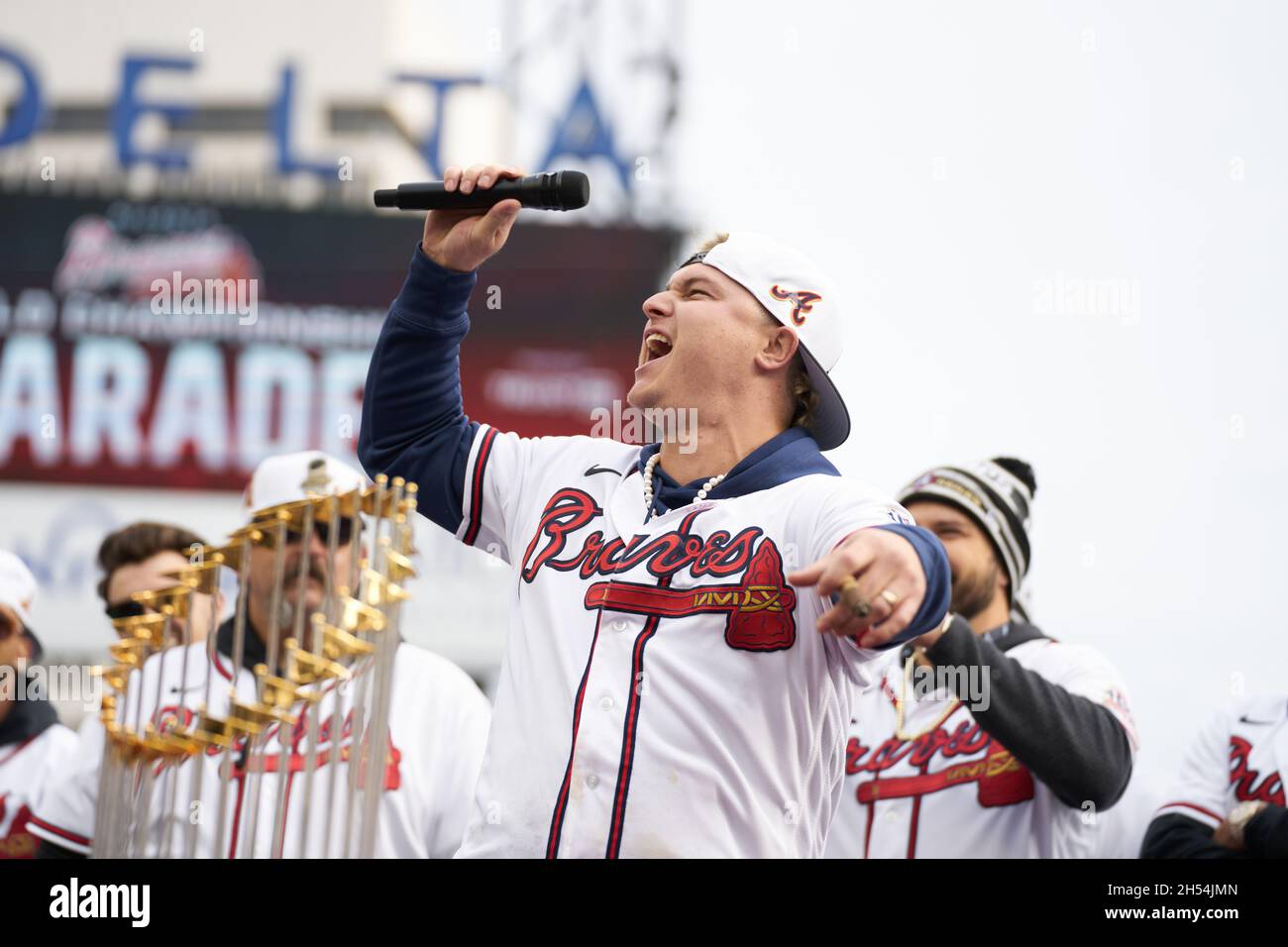 Braves pitcher Tyler Matzek involved in odd incident at World Series parade