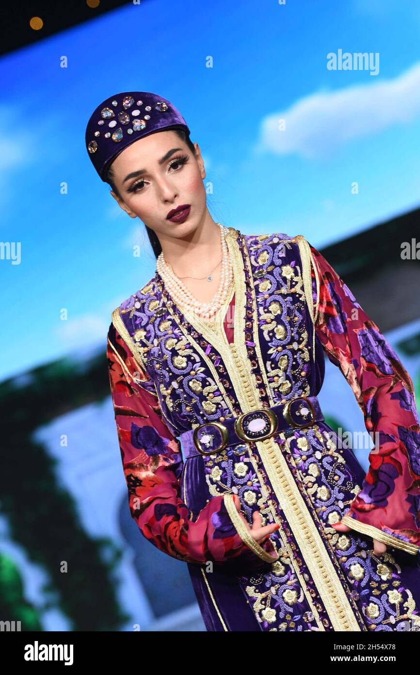 Caftan fashion hi-res stock photography and images - Alamy