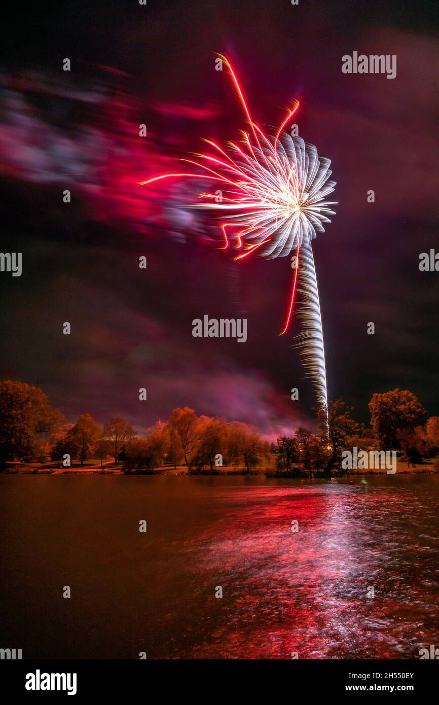 Royal Tunbridge Wells, Dunorlan Park, Kent, UK. 06th Nov, 2021. An organised firework display in a park, set across a boating lake, hosted by the Round table as a charity fundraiser. Stock Photo