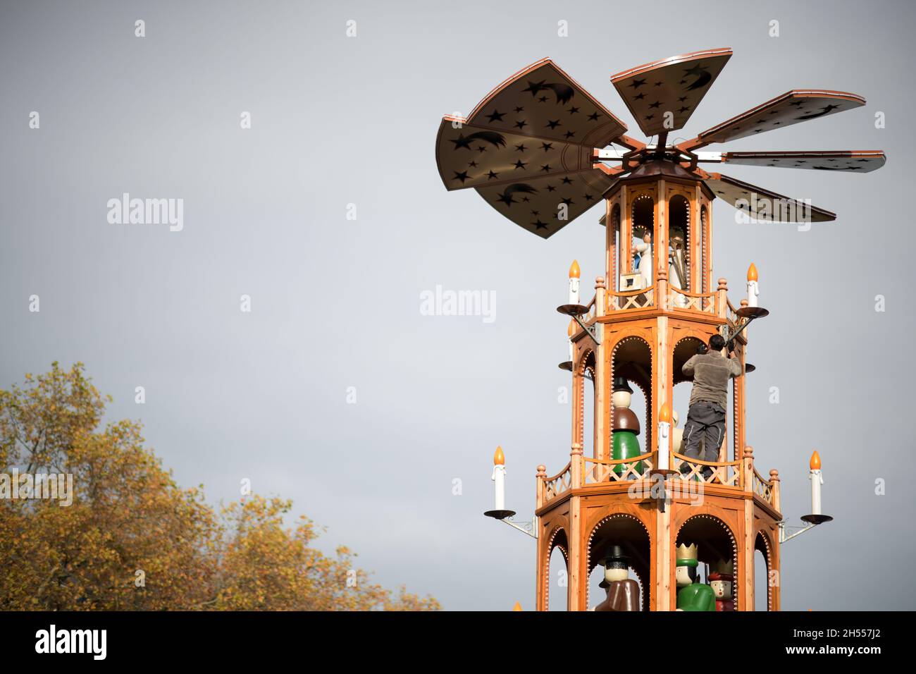 Duisburg, Germany. 06th Nov, 2021. An oversized Christmas pyramid stands in the pedestrian zone in the city centre for the Christmas market. (to dpa "Ahead of the opening of numerous Christmas markets in the coming week") Credit: Fabian Strauch/dpa/Alamy Live News Stock Photo