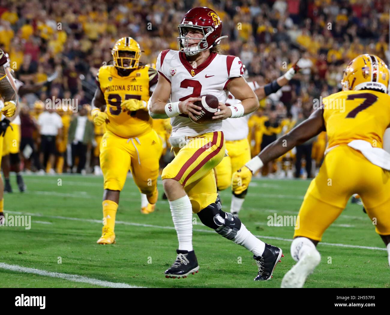 Tempe, Arizona, USA. 6th Nov, 2021. Quarterback Jaxson Dart (2) of the USC Trojans runs in for the touchdown in the second quarter between University of Southern California and the Arizona State Sun Devils at Sun Devil Stadium in Tempe, Arizona. Michael Cazares/Cal Sport Media. Credit: csm/Alamy Live News Stock Photo