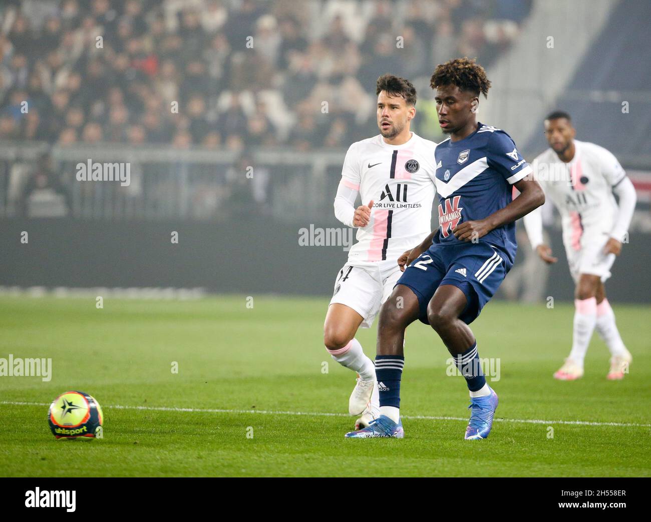 Timothee Pembele Of Bordeaux Juan Bernat Of Psg Left During The French Championship Ligue 1 Football Match Between Girondins De Bordeaux And Paris Saint Germain On November 6 2021 At Matmut Atlantique Stadium