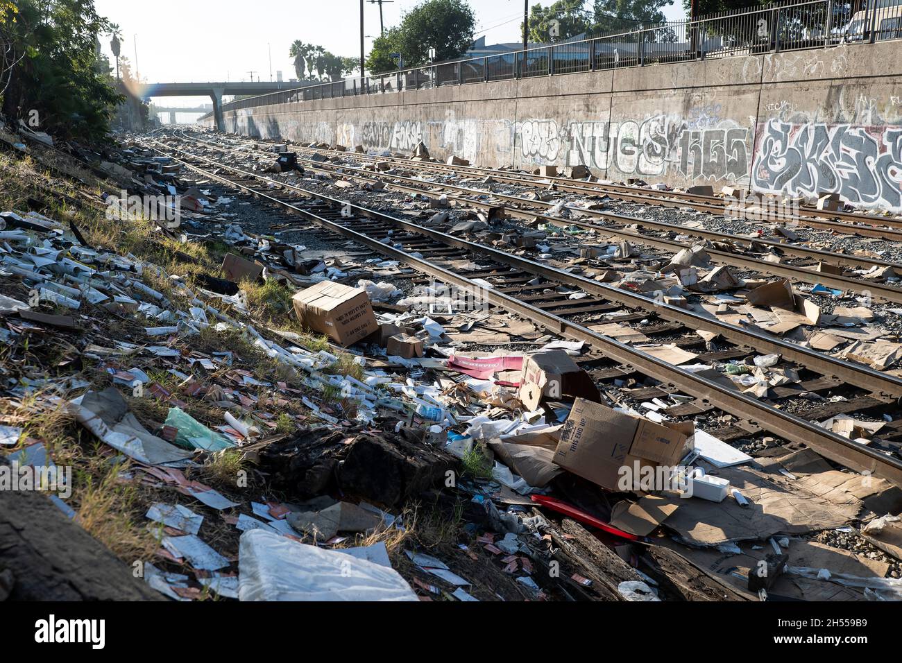 Buildings close to train line hires stock photography and images Alamy