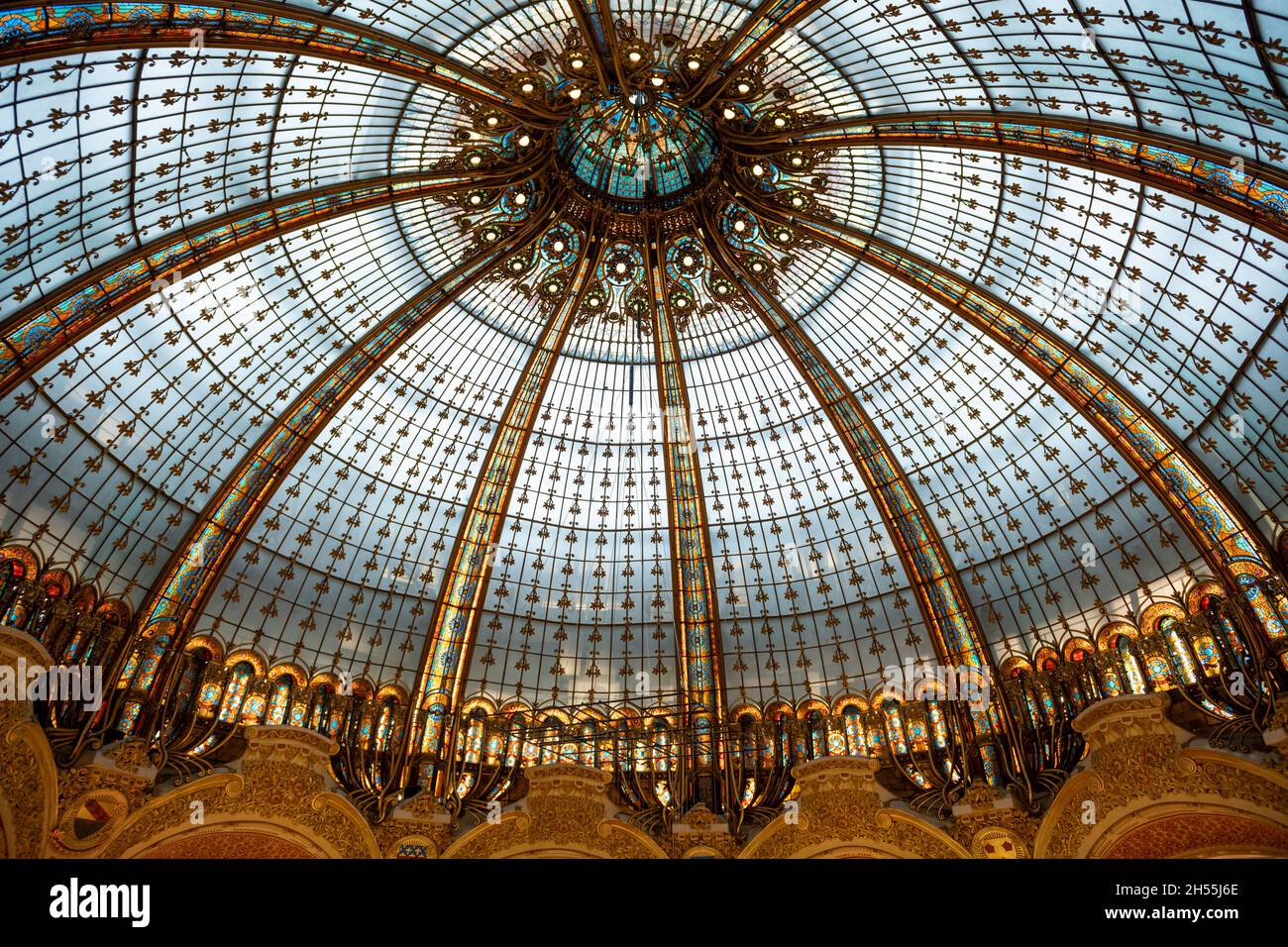 The dome of the Galeries Lafayette, Art Noveau style, Paris, Ile-de-France, France Stock Photo