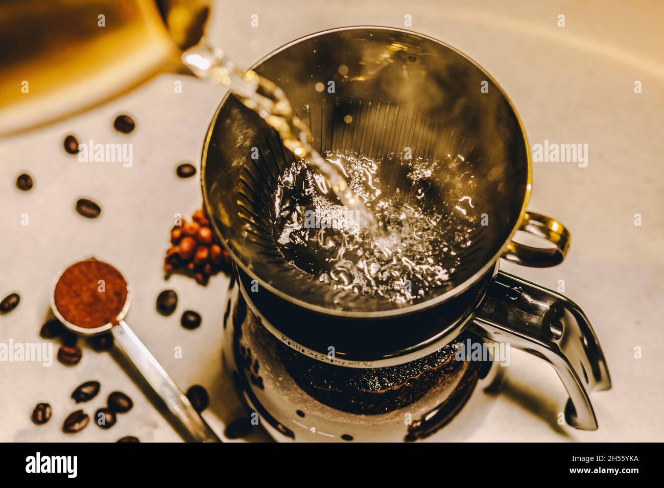 Boiling coffee filter hires stock photography and images Alamy