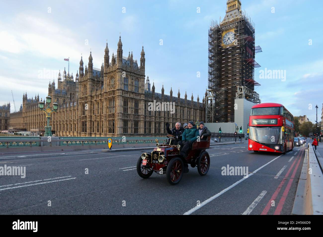 London, UK. 6th Nov, 2021. RM Sothebys London to Brighton Car Rally ...