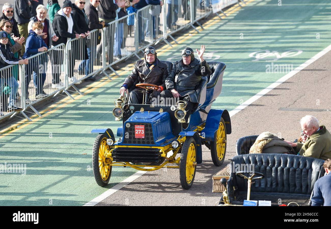 Brighton UK 7th November - A 1904 Pope-Toledo owned Carl Arrgard finishes the RM Sotheby's London to Brighton Veteran Car Run today . This year is the 125th anniversary of BritainÕs longest-running motoring event : Credit Simon Dack/Alamy Live News Stock Photo