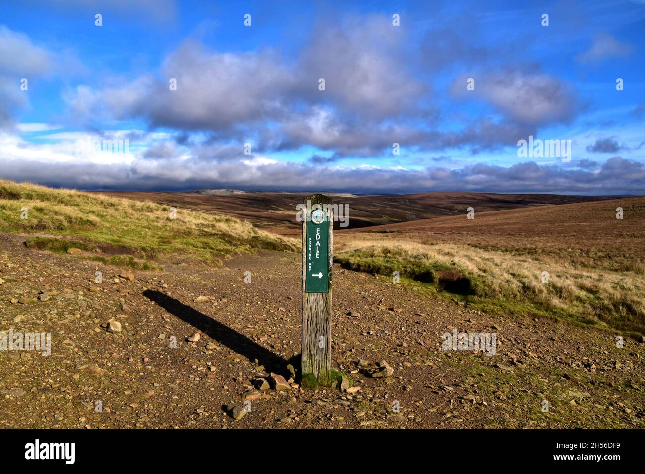 The Pennine Way footpath leading up to Kinder Scout and Edale. Stock Photo