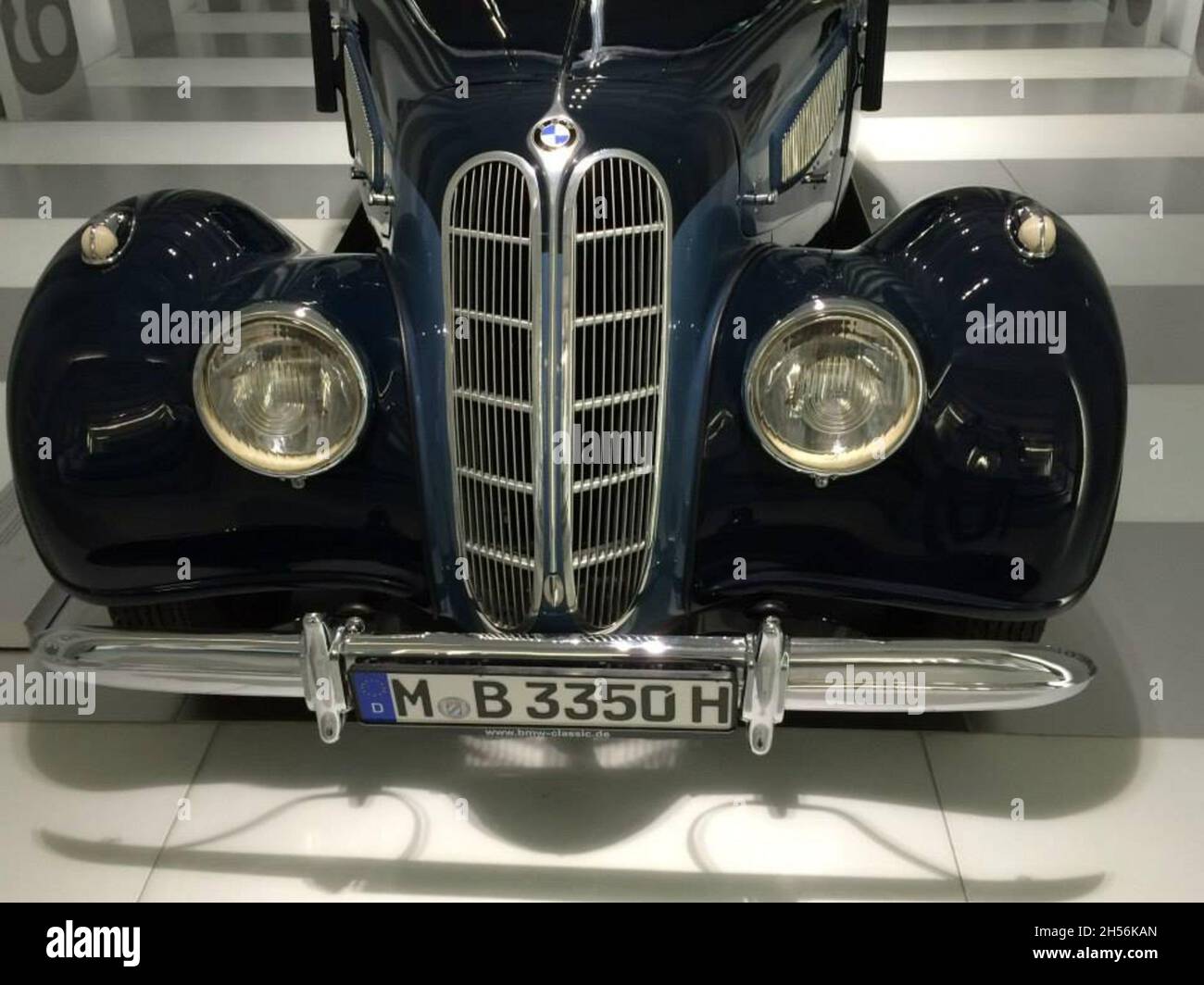 BMW 335: Front close, blue color, year 1939, 4 doors. It was produced ...