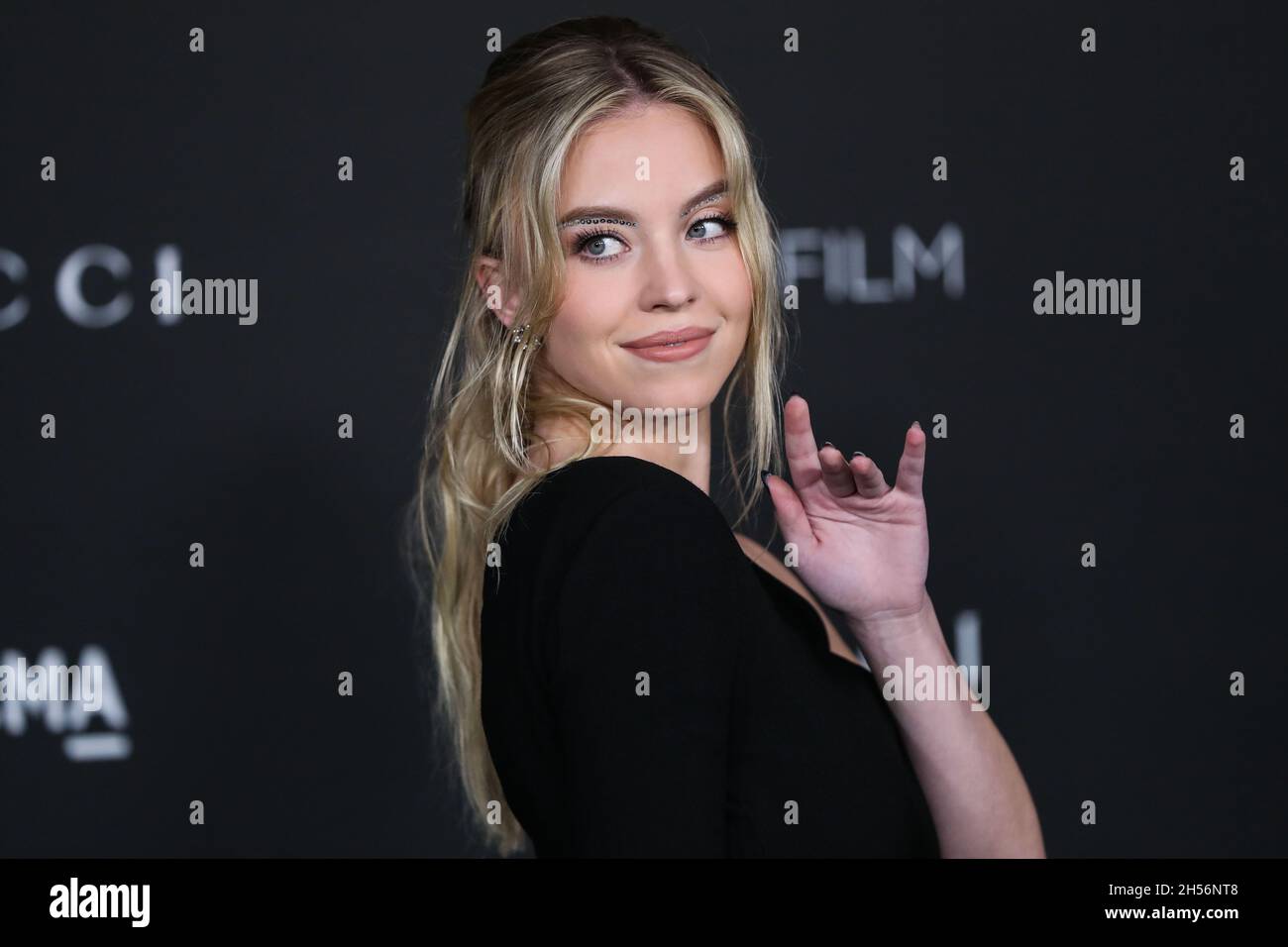 LOS ANGELES, CALIFORNIA, USA - NOVEMBER 06: Sydney Sweeney wearing a Saint Laurent dress arrives at the 10th Annual LACMA Art + Film Gala 2021 held at the Los Angeles County Museum of Art on November 6, 2021 in Los Angeles, California, United States. (Photo by Xavier Collin/Image Press Agency) Stock Photo