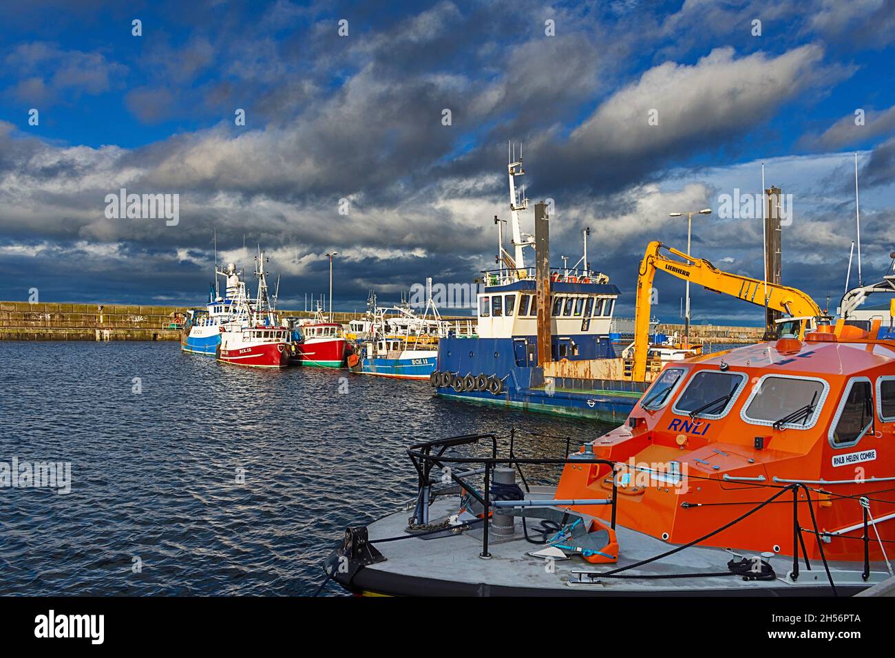 Moored small fishing boats hi-res stock photography and images - Alamy