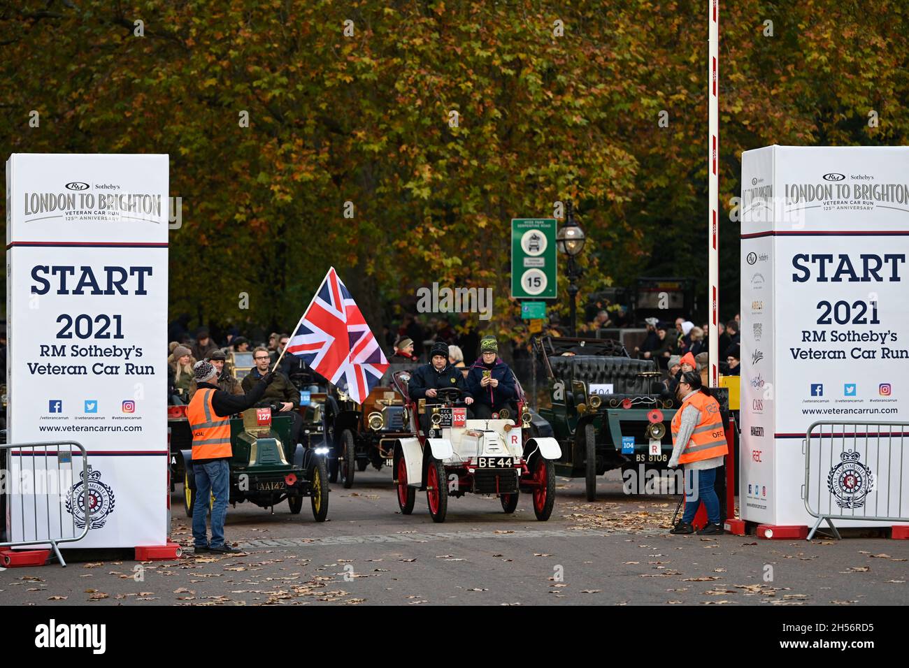 London to Brighton Veteran and Vintage car run Stock Photo - Alamy