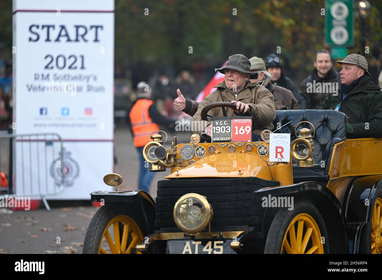 London to Brighton Veteran and Vintage car run Stock Photo - Alamy