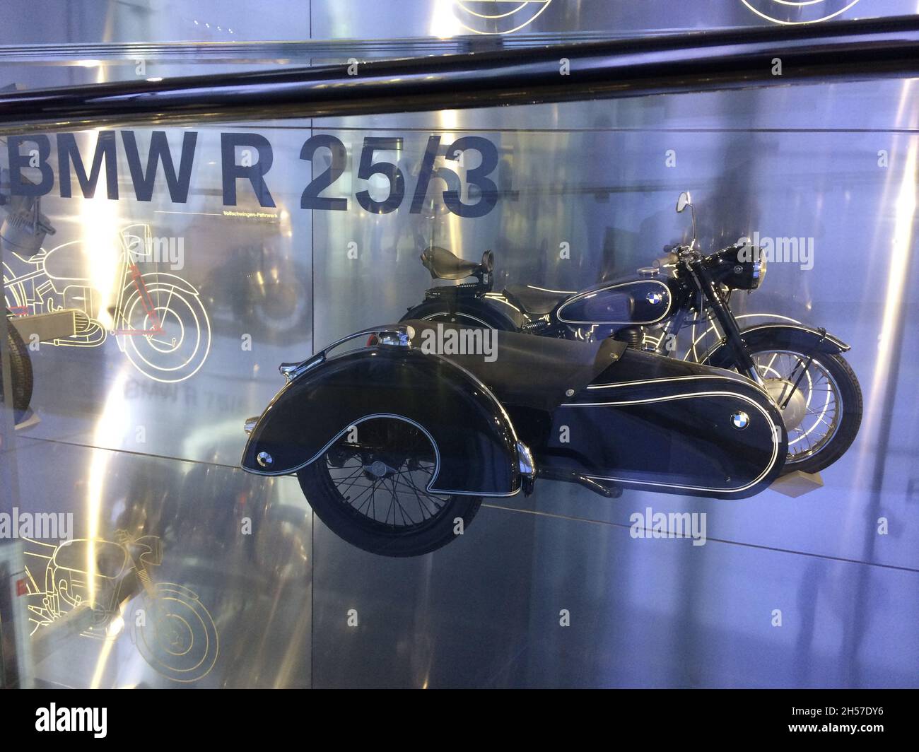BMW R 25/3 motorcycle: It is a combination of motorcycle and sidecar ...