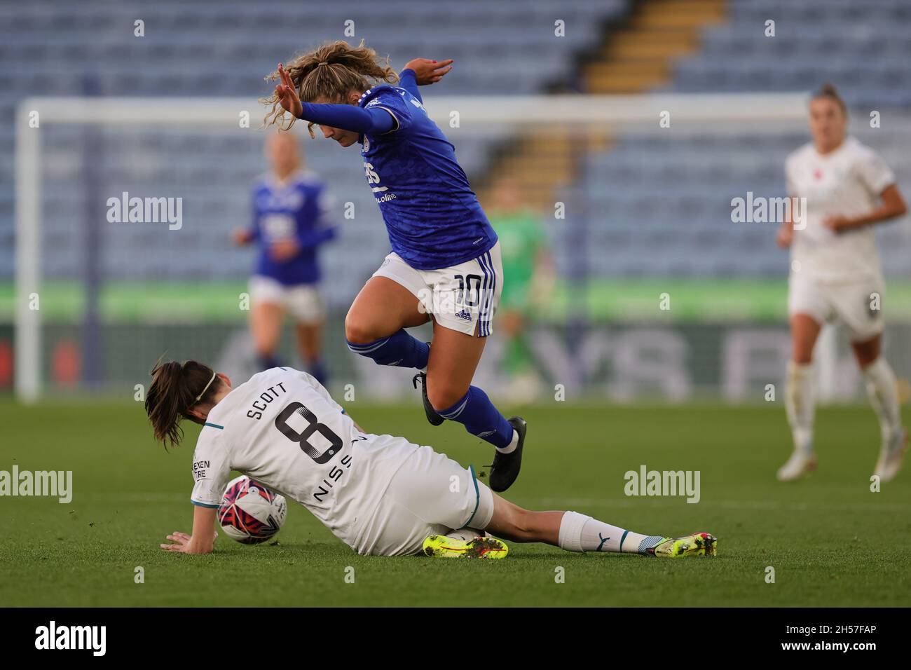 LEICESTER, GBR. 7TH NOV 2021. Charlie Devlin of Leicester City is challenged by Jill Scott of Manchester City during the Barclays FA Women's Super League match between Leicester City and Manchester City at the King Power Stadium, Leicester on Sunday 7th November 2021. (Credit: James Holyoak | MI News) Credit: MI News & Sport /Alamy Live News Stock Photo