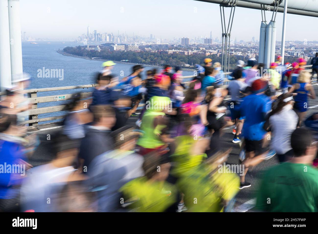 New York, United States. 07th Nov, 2021. Runners cross the Verrazano
