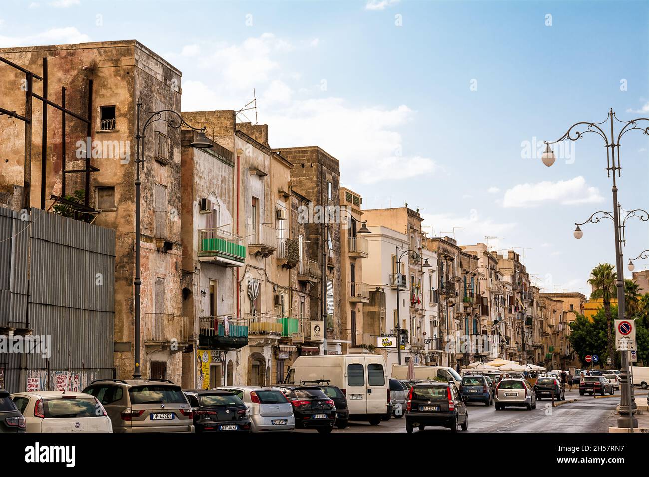 Old town taranto italy hi-res stock photography and images - Alamy