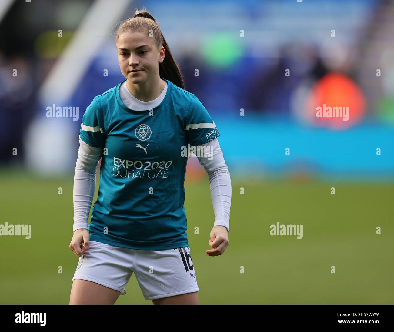 LEICESTER, GBR. 7TH NOV 2021. Jess Park of Manchester City warms up ahead of the Barclays FA Women's Super League match between Leicester City and Manchester City at the King Power Stadium, Leicester on Sunday 7th November 2021. (Credit: James Holyoak | MI News) Credit: MI News & Sport /Alamy Live News Stock Photo